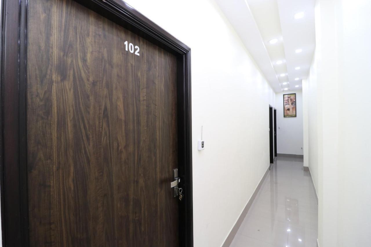 Oyo 23235 Hotel Roopmahal & Restaurant Амритсар Екстериор снимка
