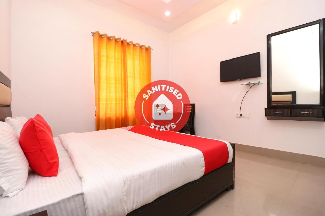 Oyo 23235 Hotel Roopmahal & Restaurant Амритсар Екстериор снимка